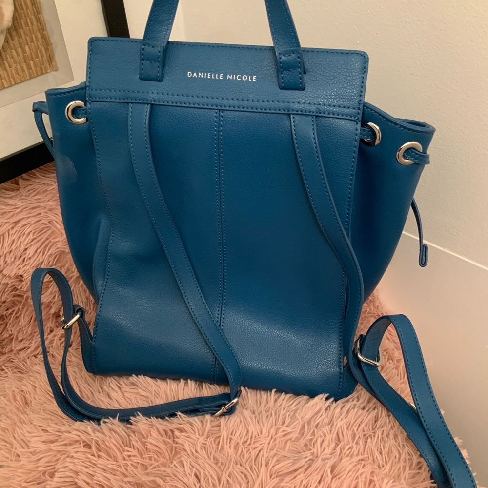 Blue backpack - Picture 2 of 3